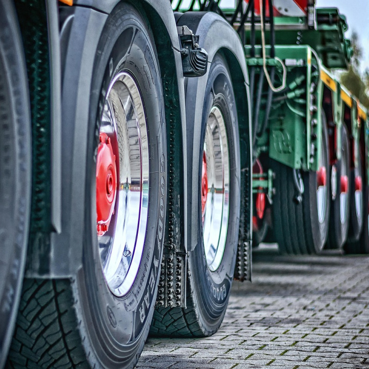 drop and hook trailers